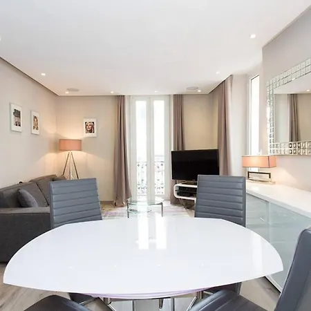 1 Bedroom In Front Of The Palais! アパート カンヌ