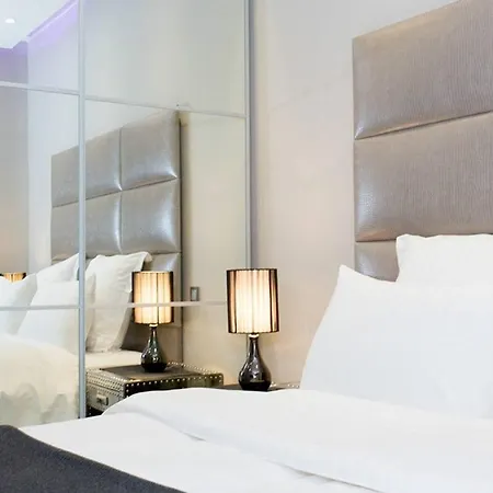 1 Bedroom In Front Of The Palais! アパート *